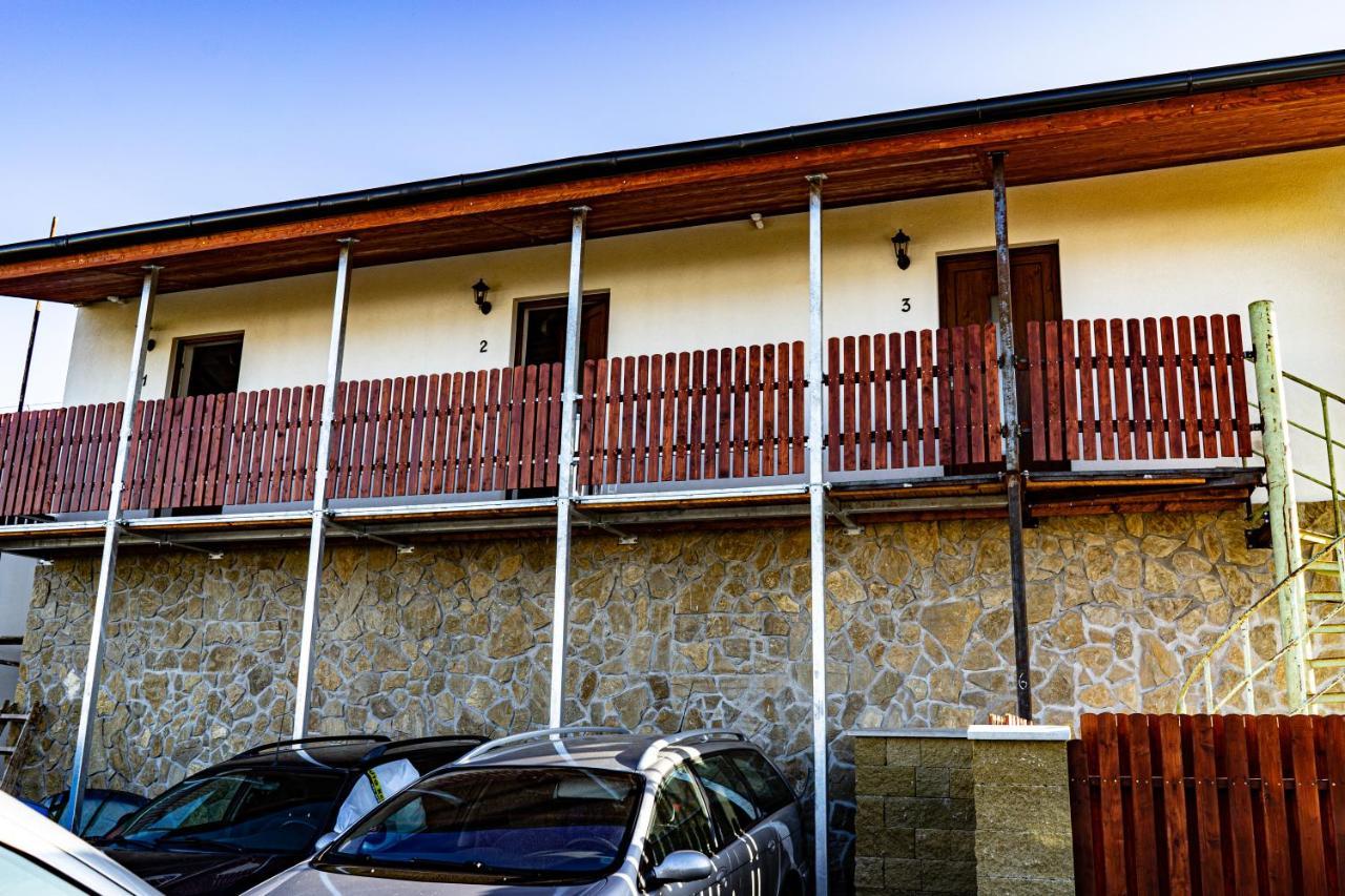 Penzion Kera Hotel Rosice Exterior photo